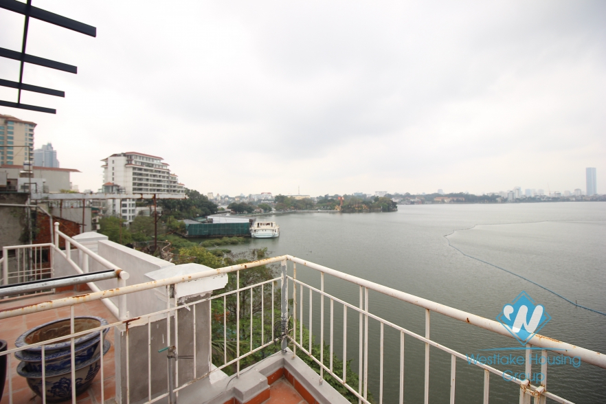 Small house face to the lake for rent  in Tay Ho Ha Noi