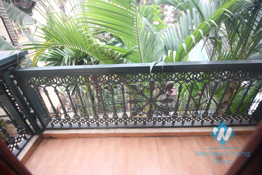 A chaming house with 6 bedrooms, for rent in Tay Ho area