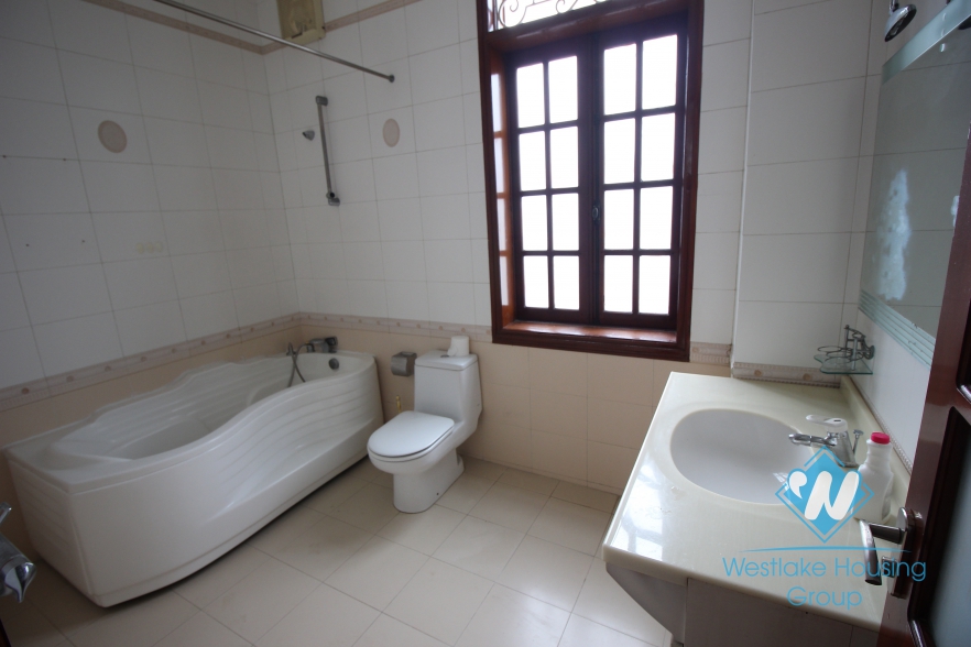 A chaming house with 6 bedrooms, for rent in Tay Ho area