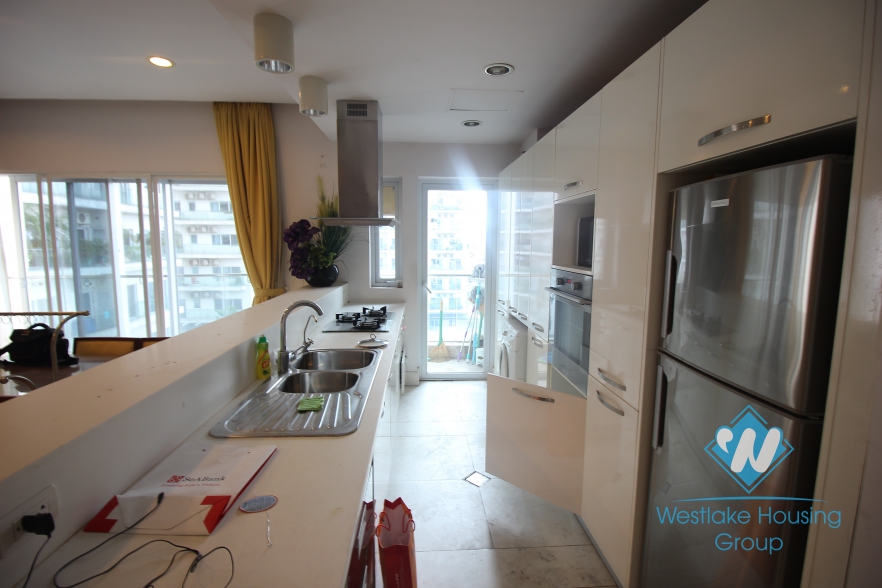 Beautiful three bedrooms apartment for rent in Golden Westlake, Tay Ho, Hanoi.