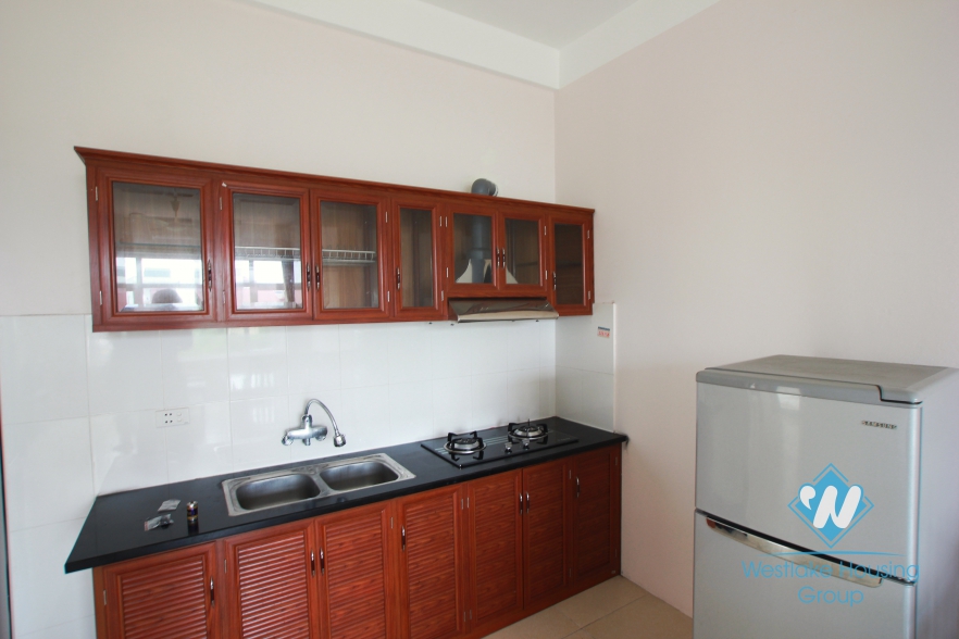 Beautiful and cheap apartment for rent in Xuan Dieu street, Tay ho, Hanoi