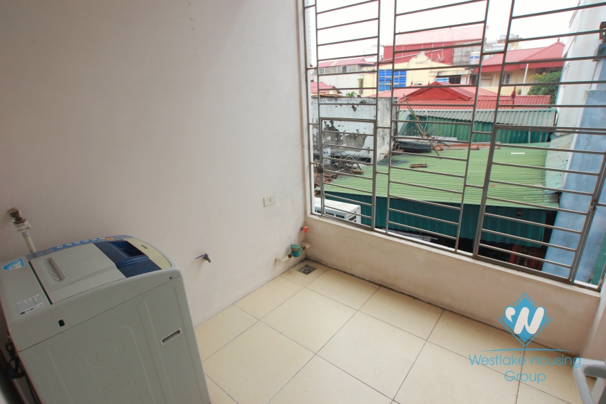 Beautiful and cheap apartment for rent in Xuan Dieu street, Tay ho, Hanoi