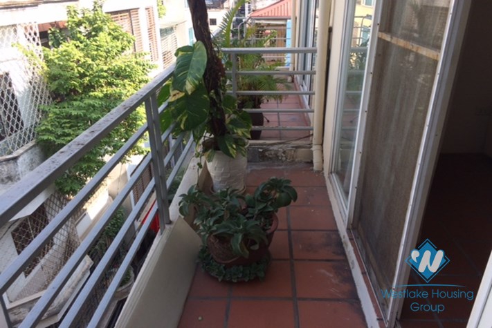 Balcony apartment with one bedroom for rent in Linh lang st, Ba Dinh district 