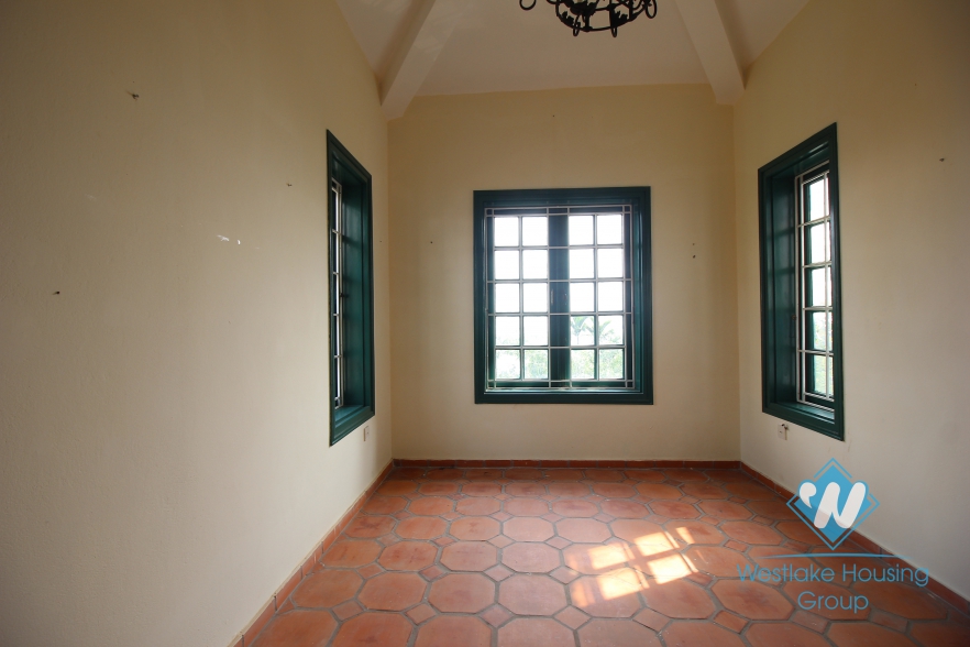 Charming villa for rent on the lakeside with lovely garden in Tay Ho, Hanoi