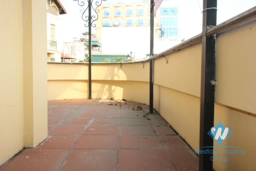 Charming villa for rent on the lakeside with lovely garden in Tay Ho, Hanoi