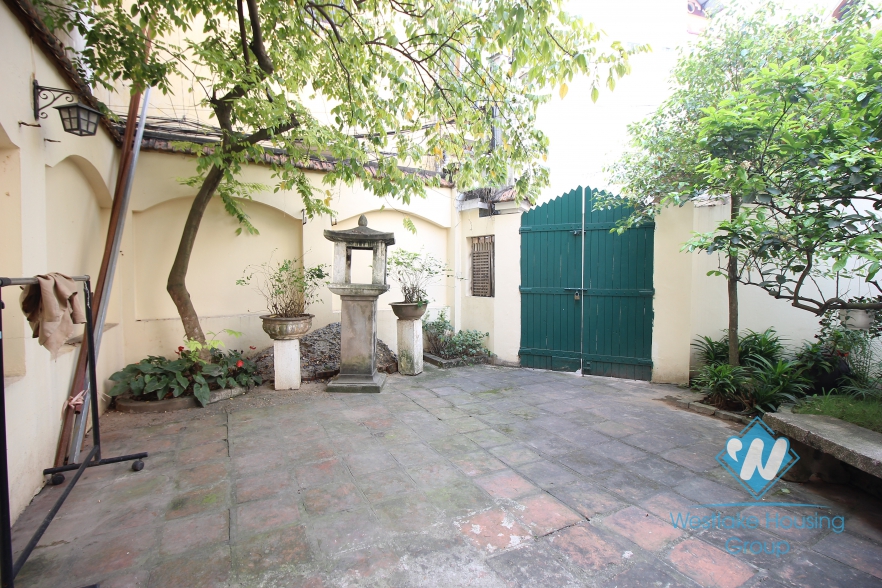 Charming villa for rent on the lakeside with lovely garden in Tay Ho, Hanoi