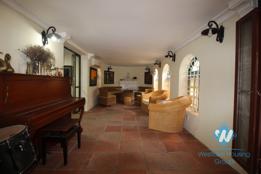 Charming villa for rent on the lakeside with lovely garden in Tay Ho, Hanoi