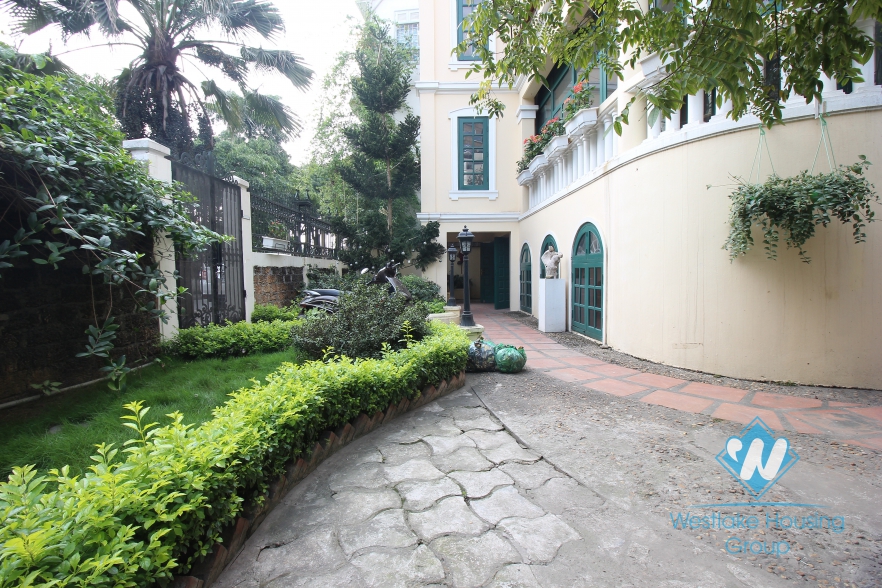Charming villa for rent on the lakeside with lovely garden in Tay Ho, Hanoi
