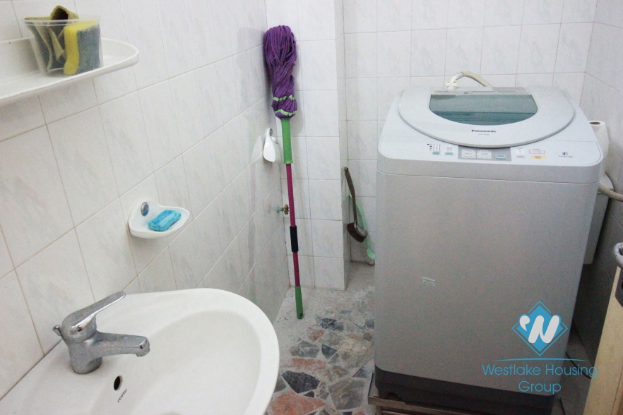 Cheap house with 03 bedrooms for rent in Xuan Dieu St, Tay Ho, Hanoi
