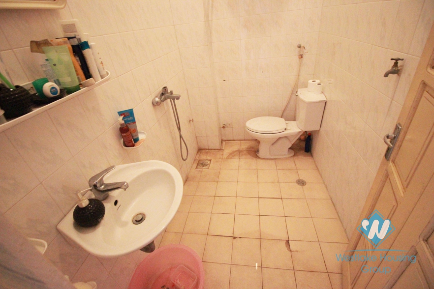 Cheap house with 03 bedrooms for rent in Xuan Dieu St, Tay Ho, Hanoi