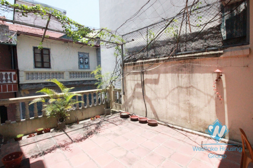 Cheap house with 03 bedrooms for rent in Xuan Dieu St, Tay Ho, Hanoi