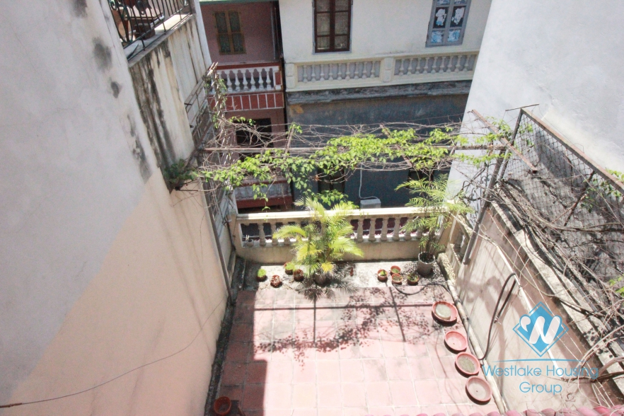 Cheap house with 03 bedrooms for rent in Xuan Dieu St, Tay Ho, Hanoi