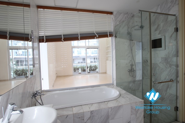 Modern 5 bedroom house for rent in Golden Westlake, Ha Noi