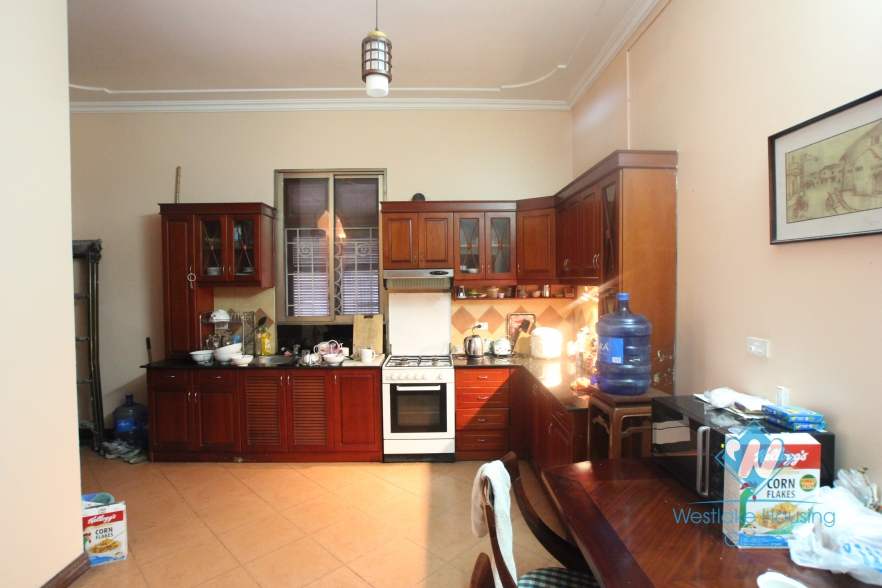 House with 5 bedrooms for rent in Xuan Dieu area, Tay Ho, Ha Noi