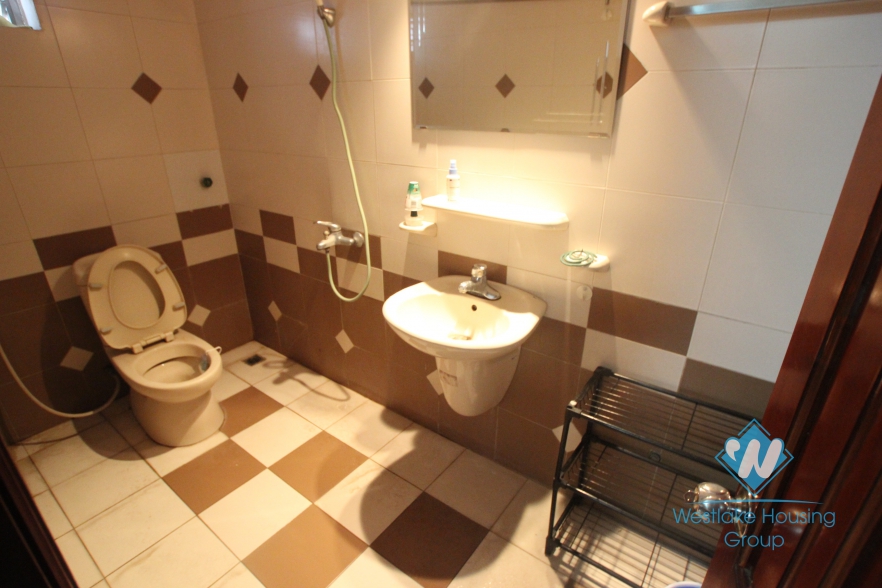 House with 5 bedrooms for rent in Xuan Dieu area, Tay Ho, Ha Noi