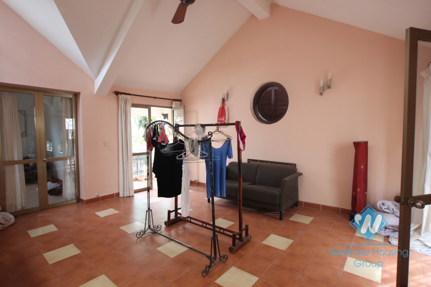 House with 5 bedrooms for rent in Xuan Dieu area, Tay Ho, Ha Noi