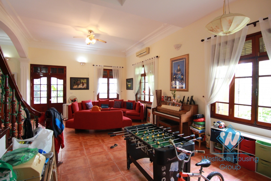Beautiful garden house for rent on the lakeshore Tay Ho, Hanoi
