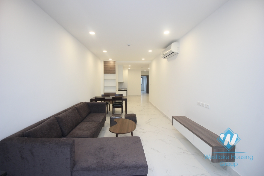 Lake view 02 bedrooms apartment for rent in Xuan dieu st, Tay Ho district