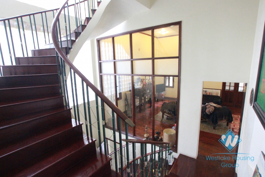 Beautiful house with big garden and lake view for lease in  Tay Ho District