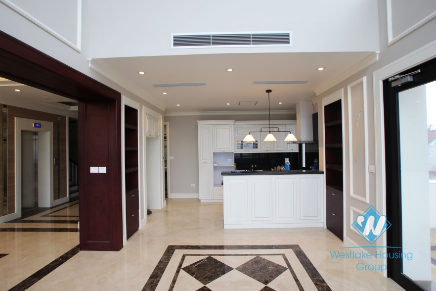 Luxury house with lake view available for lease in Westlake area, fully furnished.