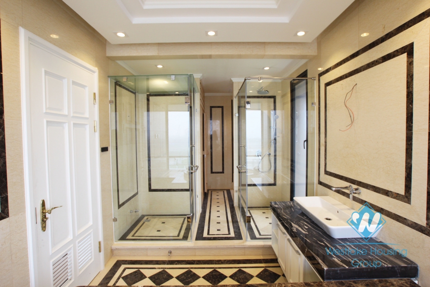 Luxury house with lake view available for lease in Westlake area, fully furnished.