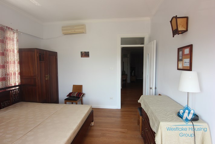 Cheap two bedrooms apartment for rent in Doi Nhan street, Ba Dinh district, Ha Noi