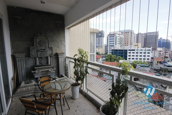 An elegant 3 bedroom apartment for rent in Ba Dinh District