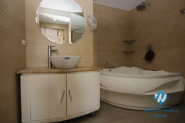 An elegant 3 bedroom apartment for rent in Ba Dinh District