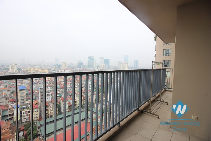A large and nice apartment with 3 bebrooms for rent in the Sky City Tower, Lang Ha, Dong Da, Ha Noi