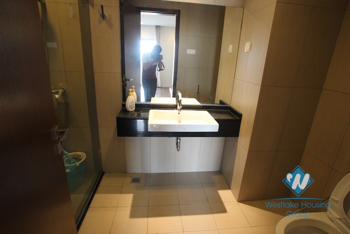 Hight floor apartment for rent with nice view in Nui Truc, Ha Noi 