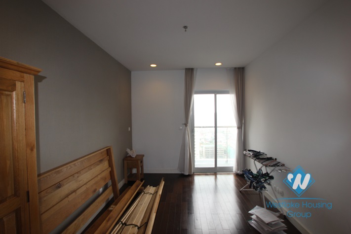 Hight floor apartment for rent with nice view in Nui Truc, Ha Noi 
