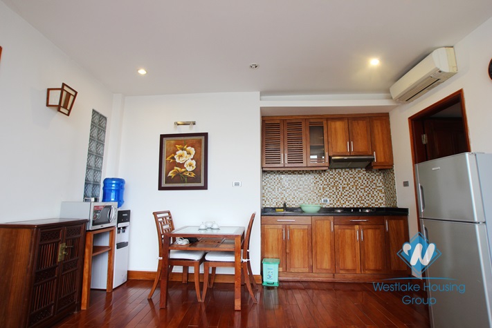 Bright apartment available for rent in Truc Bach area, Ba Dinh, Hanoi, fully furnished.