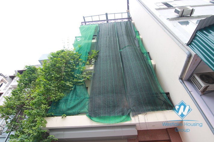 Office for rent with 50 sqm for rent in Tay Ho, Hanoi