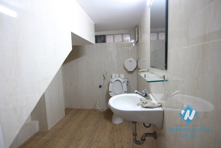 Office for rent with 50 sqm for rent in Tay Ho, Hanoi