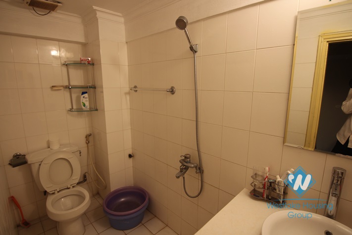 Share house for rent in Lac Long Quan, Tay Ho, Ha Noi