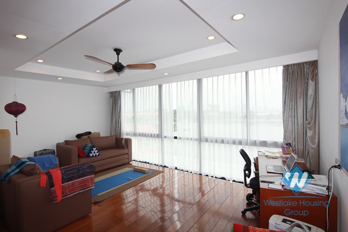 Duplex apartment for rent in Truc Bach with beaitiful view of West lake