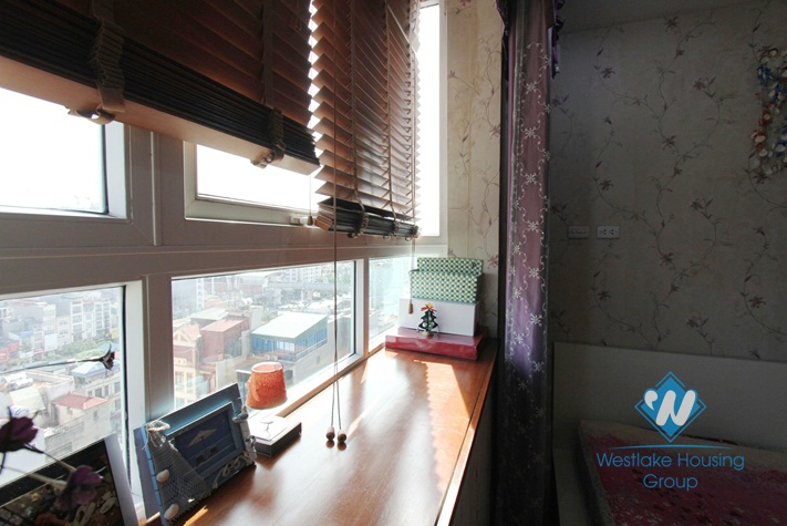 A cozy 2 bedroom apartment for rent on De La Thanh, Dong Da