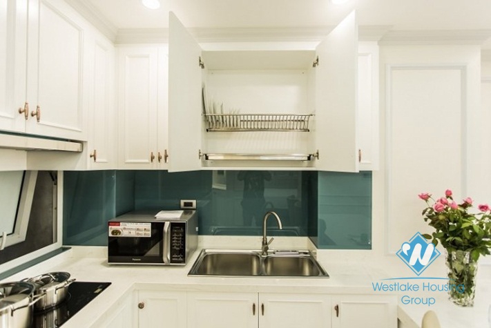 A gorgeous 2 bedroom apartment for rent in Hoan Kiem