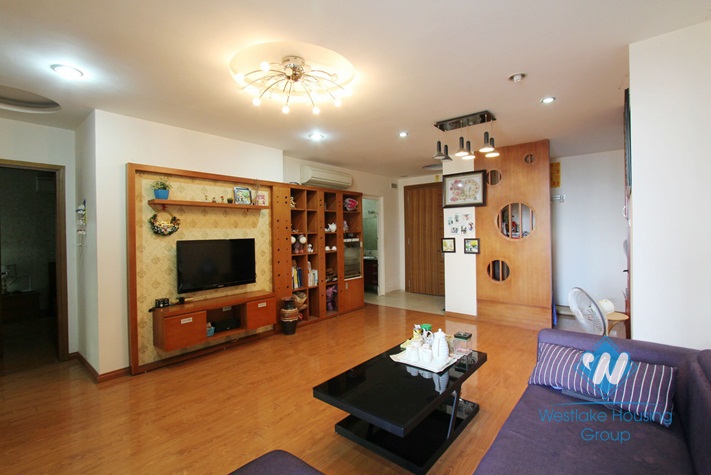 A cozy 2 bedroom apartment for rent on De La Thanh, Dong Da