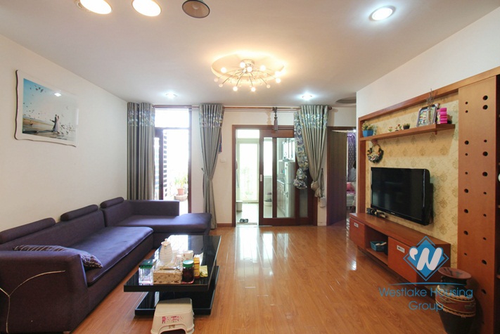 A cozy 2 bedroom apartment for rent on De La Thanh, Dong Da