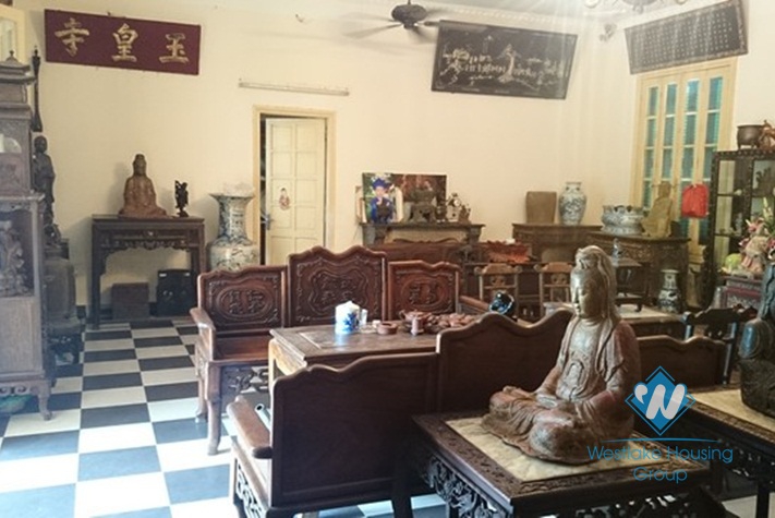 Nice and garden house for rent in Dang Thai Mai st, Tay Ho district