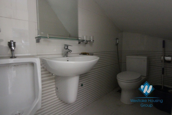 New four bedrooms house for rent in Au Co street, Tay Ho district, Ha Noi