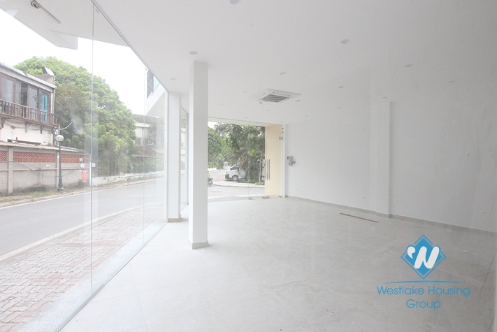 An office for rent in Tay Ho area