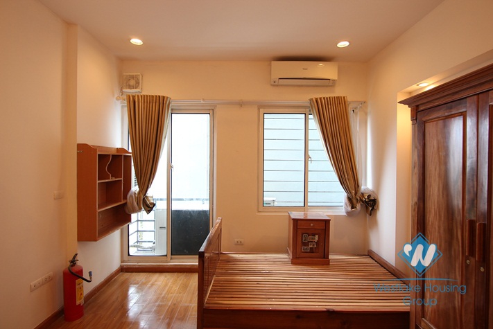 An amazing 5 bedroom house for rent by the lake