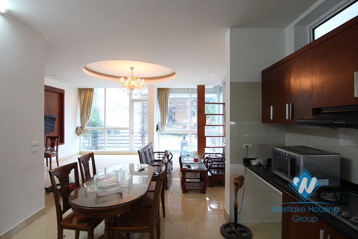 An amazing 5 bedroom house for rent by the lake