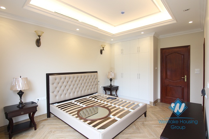 A luxury 1 bedroom apartment for rent on Yen Phu Street