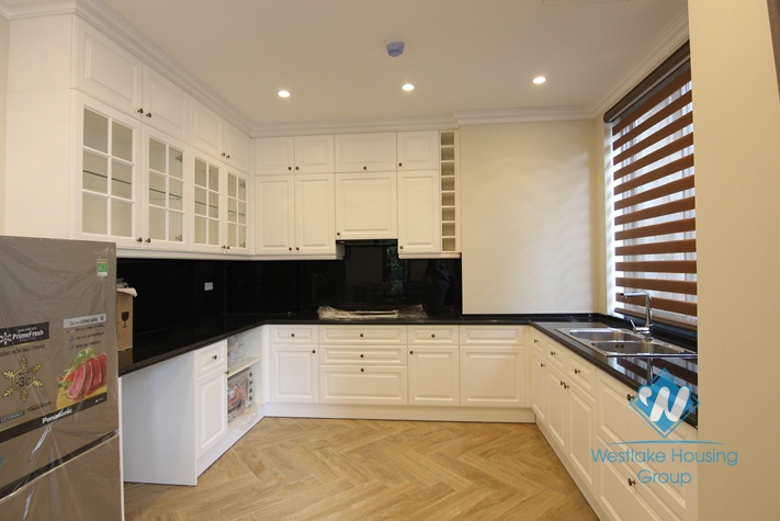 A luxury 1 bedroom apartment for rent on Yen Phu Street