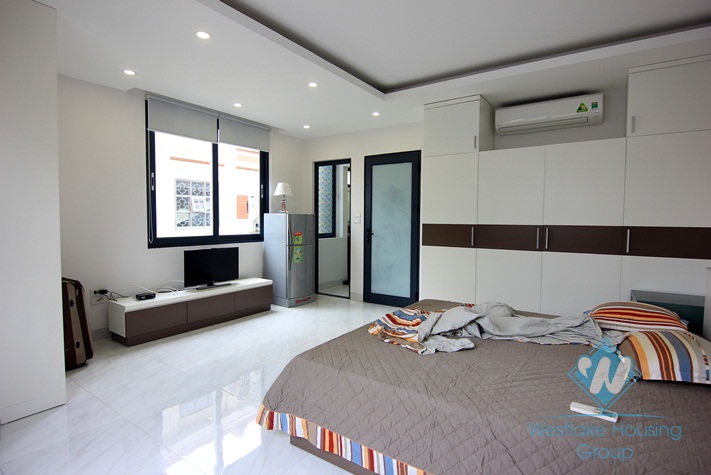Room in a shared house at Giang Vo street, all bills included