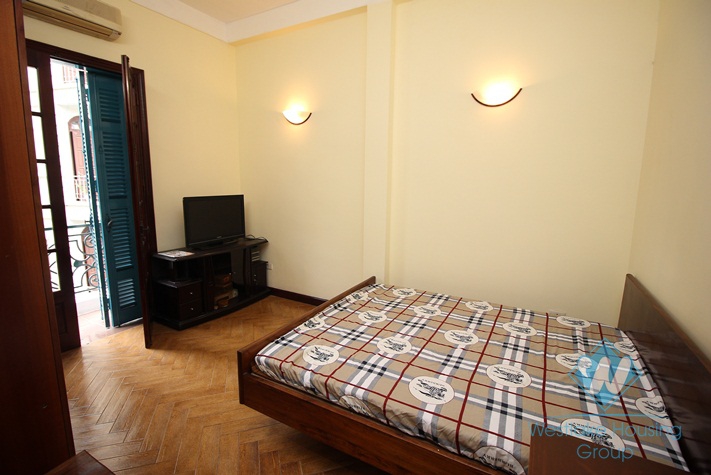 Lake side house with beautiful lake view for rent in Truc Bach, Ba Dinh, Hanoi