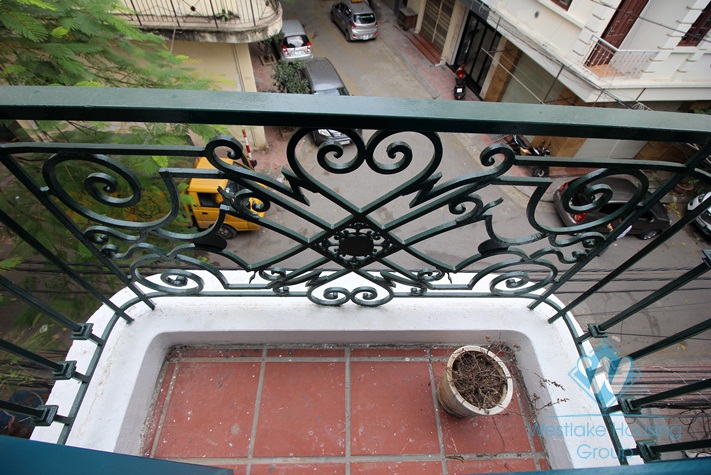 Lake side house with beautiful lake view for rent in Truc Bach, Ba Dinh, Hanoi